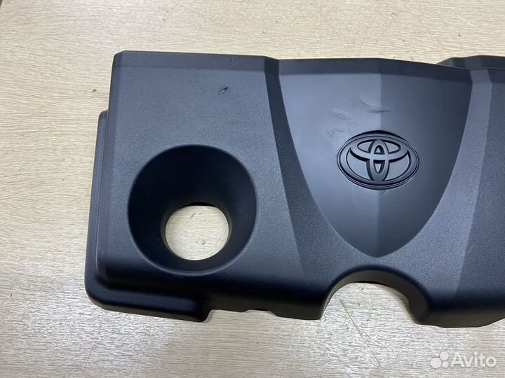 Декоративная накладка двигателя Toyota Rav4 XA50