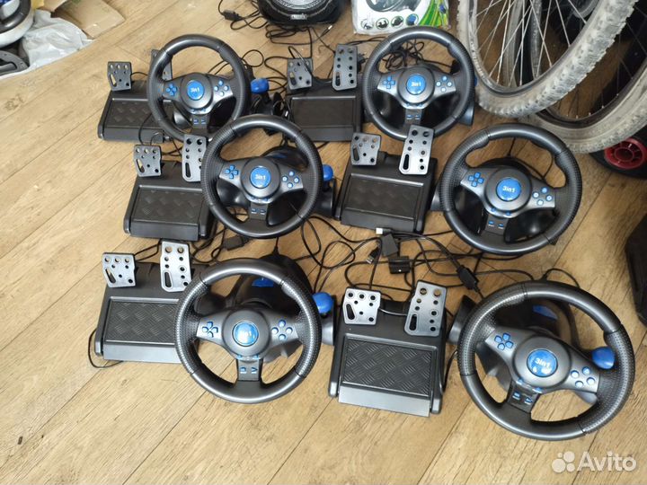 Игровой руль с педалями