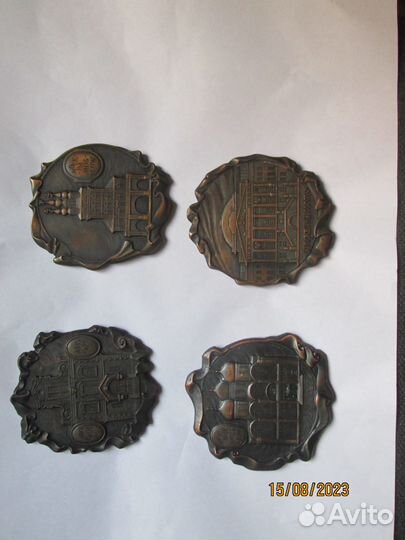 Комплект из 4-хбронзовых.сувенирных медалей Москва