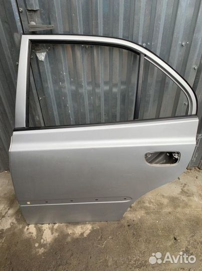 Дверь задняя левая Hyundai Accent седан 1.5 G4EC