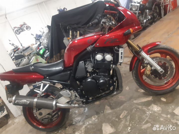 Yamaha FZ-400