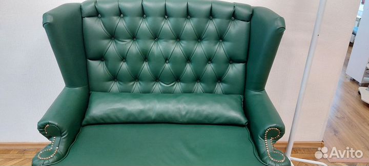 Офисный кожаный диван бу