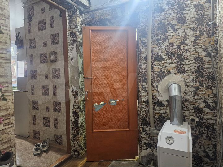 4-к. квартира, 50 м², 1/1 эт.