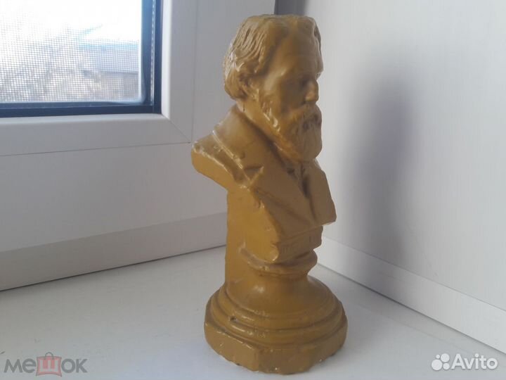 Бюст и барельеф гипс Короваев Вятка