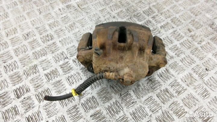 Суппорт передний правый Land Rover SEG500040