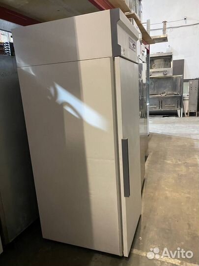 Холодильный шкаф