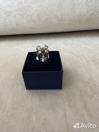 Swarovski фигурка в форме подарка