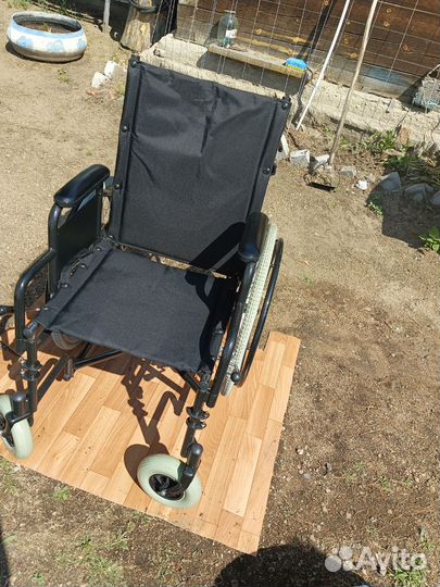 Инвалидное кресло
