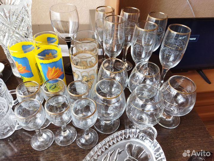 Посуда, ваза, рюмки, много разная