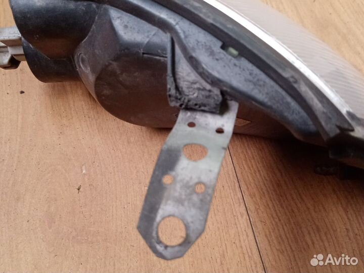 Поворотники Toyota Carina E Левый