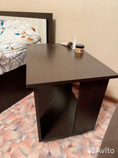 Журнальный столик