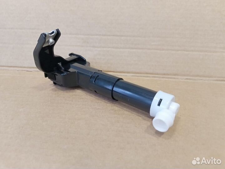 Форсунка омывателя фар правая Lexus LX570