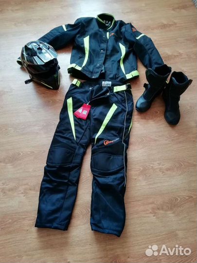 Мотокостюм