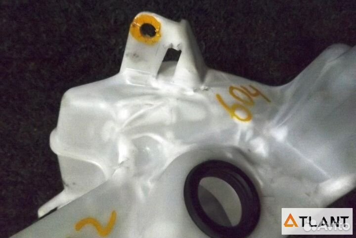 Бачок омывателя toyota corolla