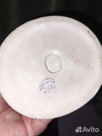 Статуэтка фарфор СССР дети кормят голубей