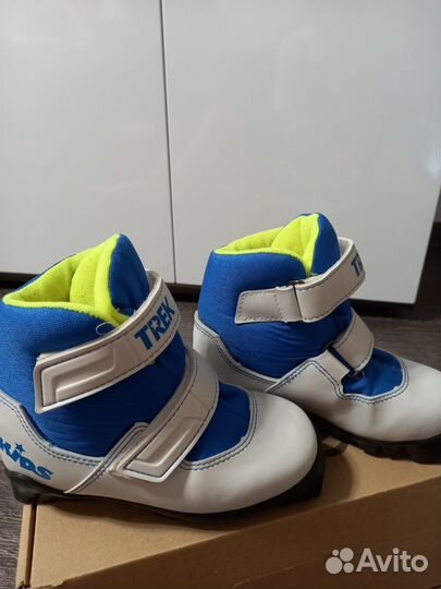 Лыжные ботинки