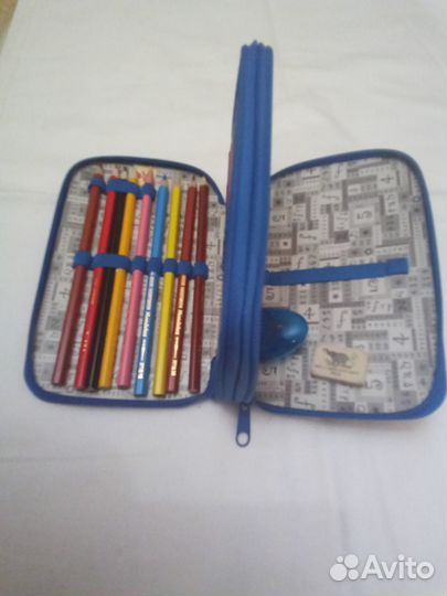 Наборы цветных карандашей в кейсах для детей