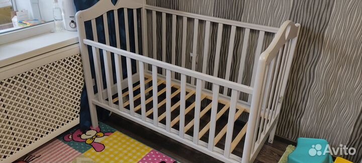Детская кроватка с матрасом