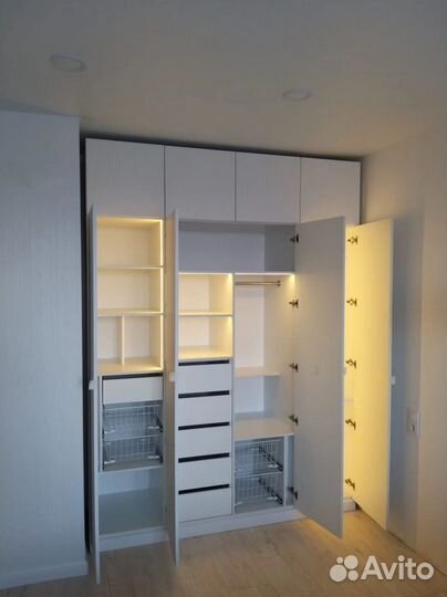 Шкаф распашной современный от производителя