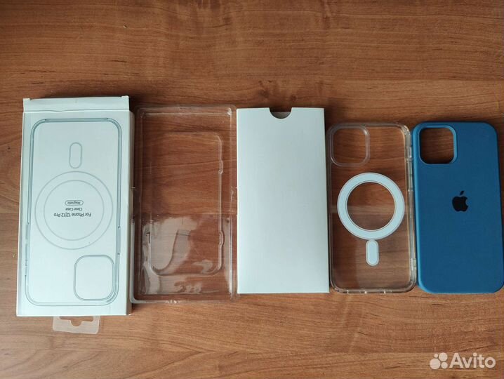 Чехол на iPhone 12