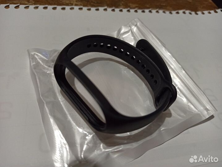 Ремешок для Xiaomi MiBand 7, (черный) новый
