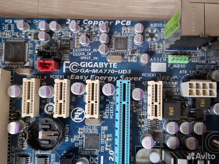 Материнская плата с процессором и памятью