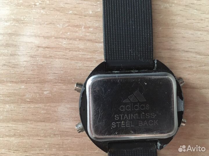 Электронные часы Adidas