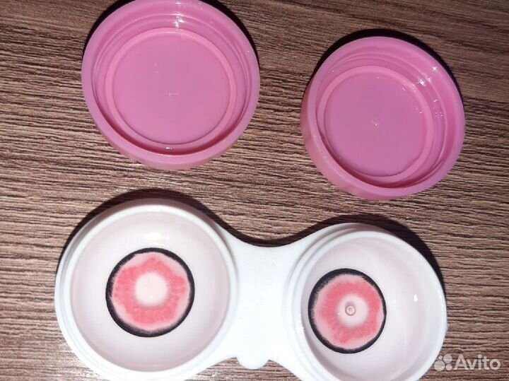 Розовые контактные линзы