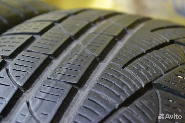 Pirelli Winter Sottozero 210 Serie II 225/45 R18 и 255/40 R18