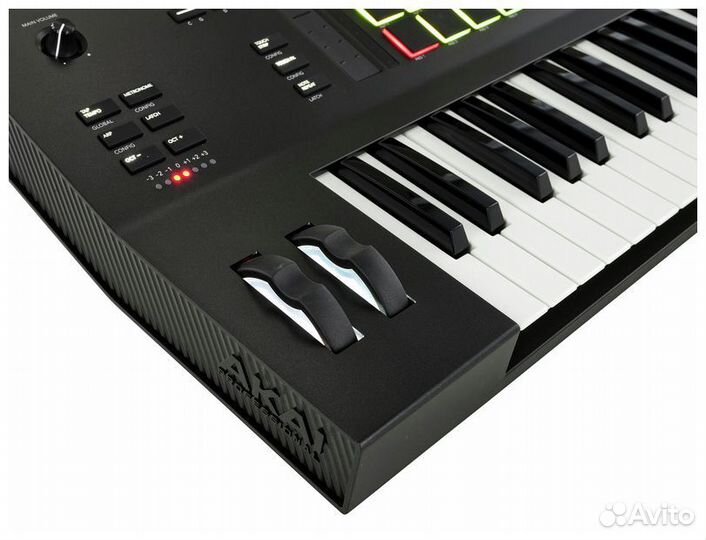 Akai MPC KEY 61 синтезатор, 61-клавиша с послекаса