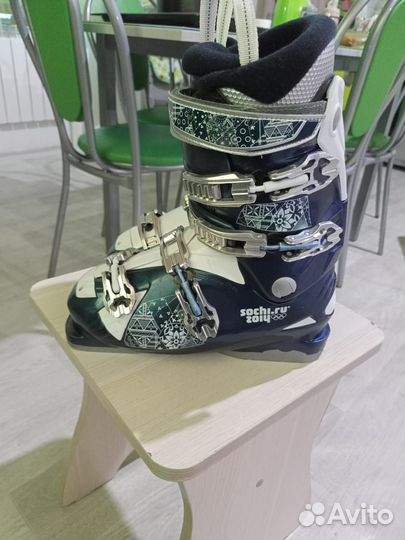 Женские горнолыжные ботинки