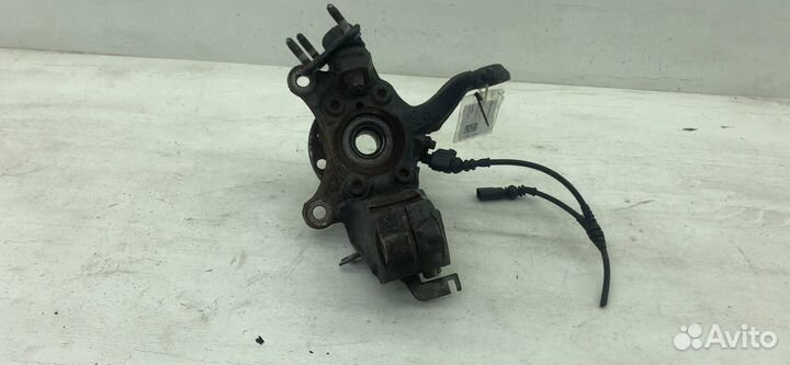 Кулак поворотный передний VW golf 5