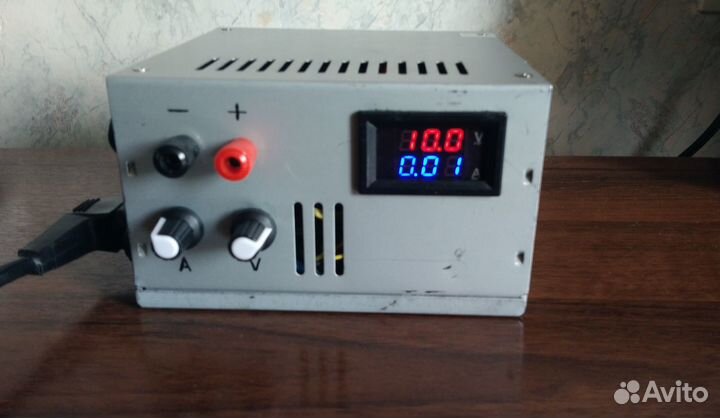 Регулируемый блок питания