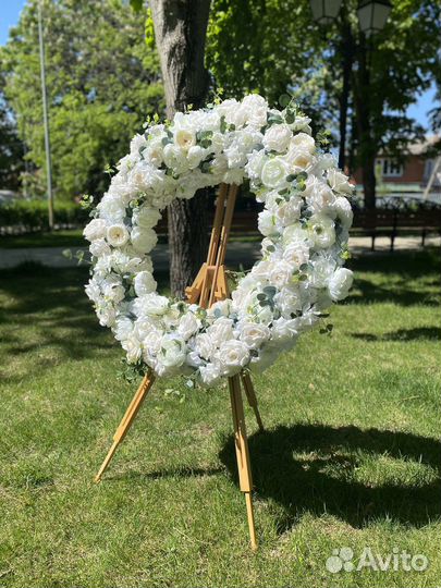 Траурные венки, ленты