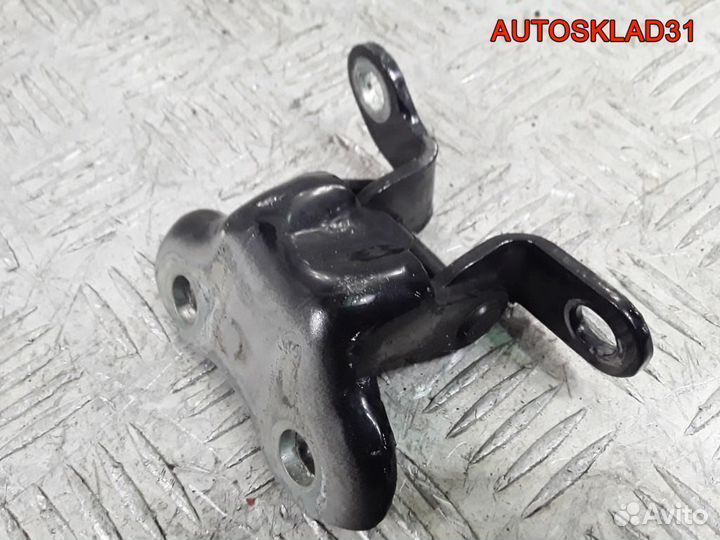 Петля двери передней правой Toyota Corolla Verso