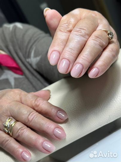 Модель на маникюр