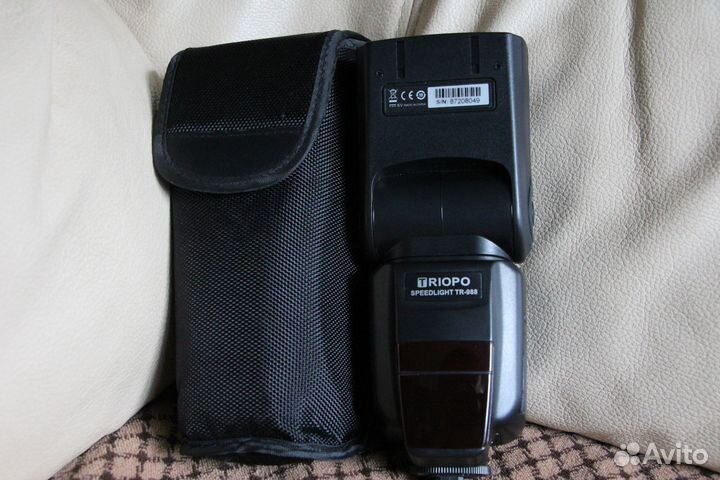 Фотовспышка Triopo TR-988 для Canon и Nikon