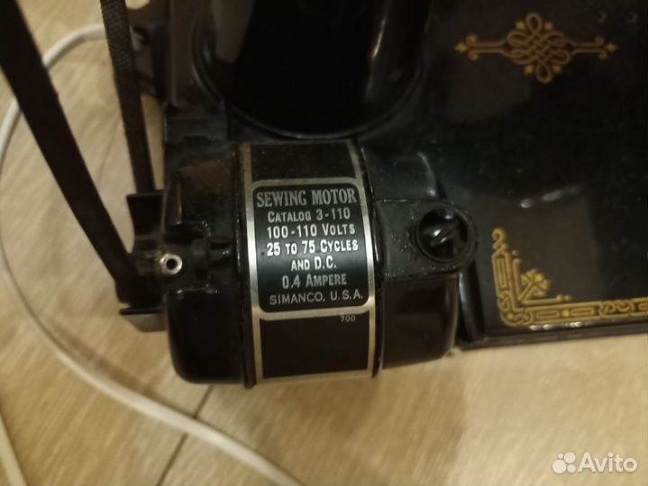 Швейная машинка Singer
