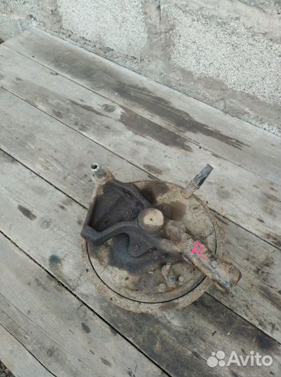 Кулак поворотный задний правый Kia Spectra S6D