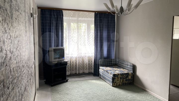 2-к. квартира, 42 м², 1/5 эт.