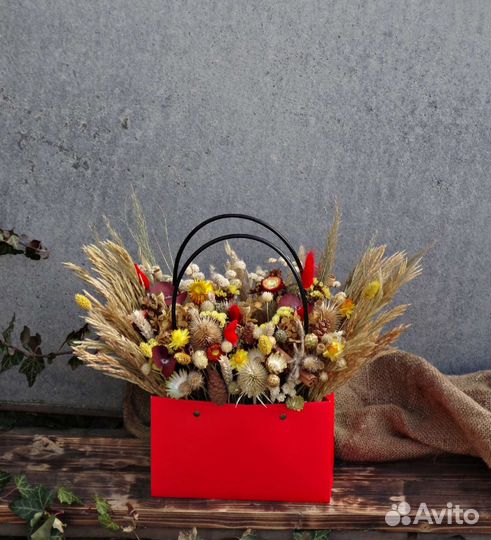 Букет сухоцветы корзина