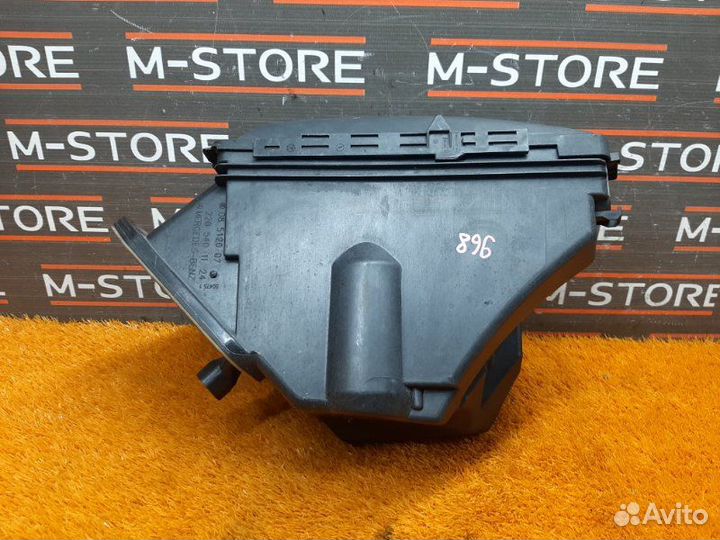 Корпус блока предохранителей правый Mercedes-Benz