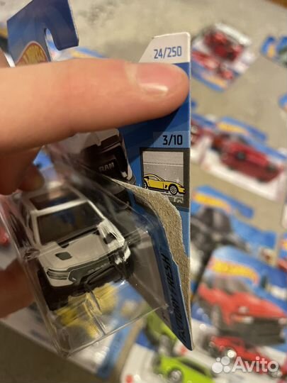 Hot wheels машинки nissan, toyota, ram