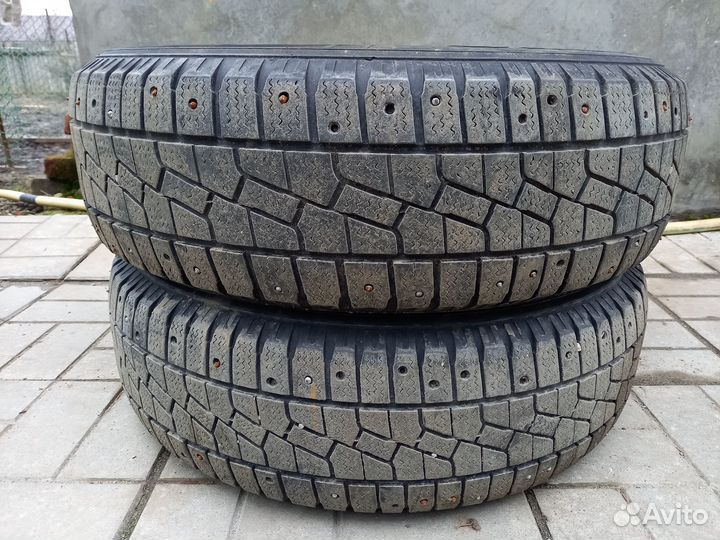 Kumho Road Venture AT61 235/70 R16