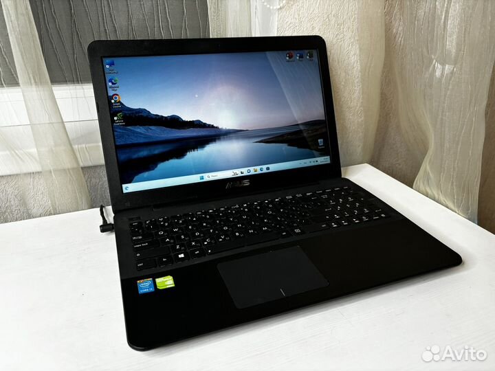 Ноутбук asus i3 4005U/GT 920M/SSD/RAM 4GB