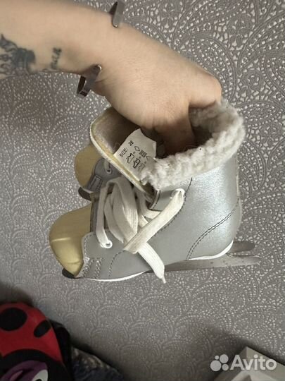 Коньки с двумя лезвиями 25