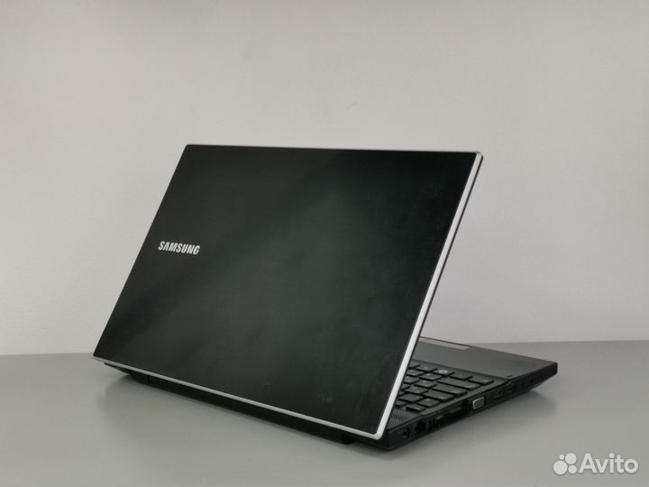 Мощный ноутбук Samsung NP3055V5A