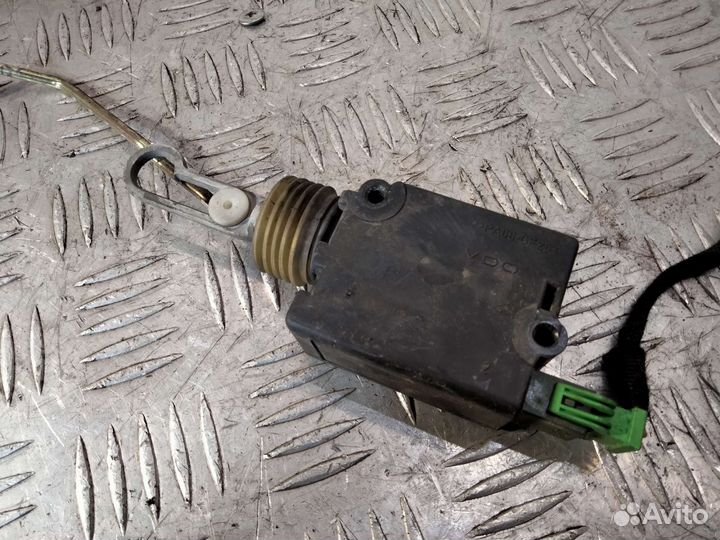 Активатор замка багажника Audi A4 B5