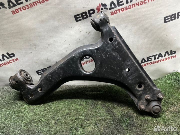 Рычаг подвески передний левый Opel Vectra B