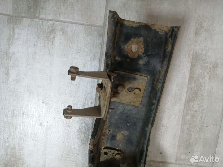 Усилитель бампера волга